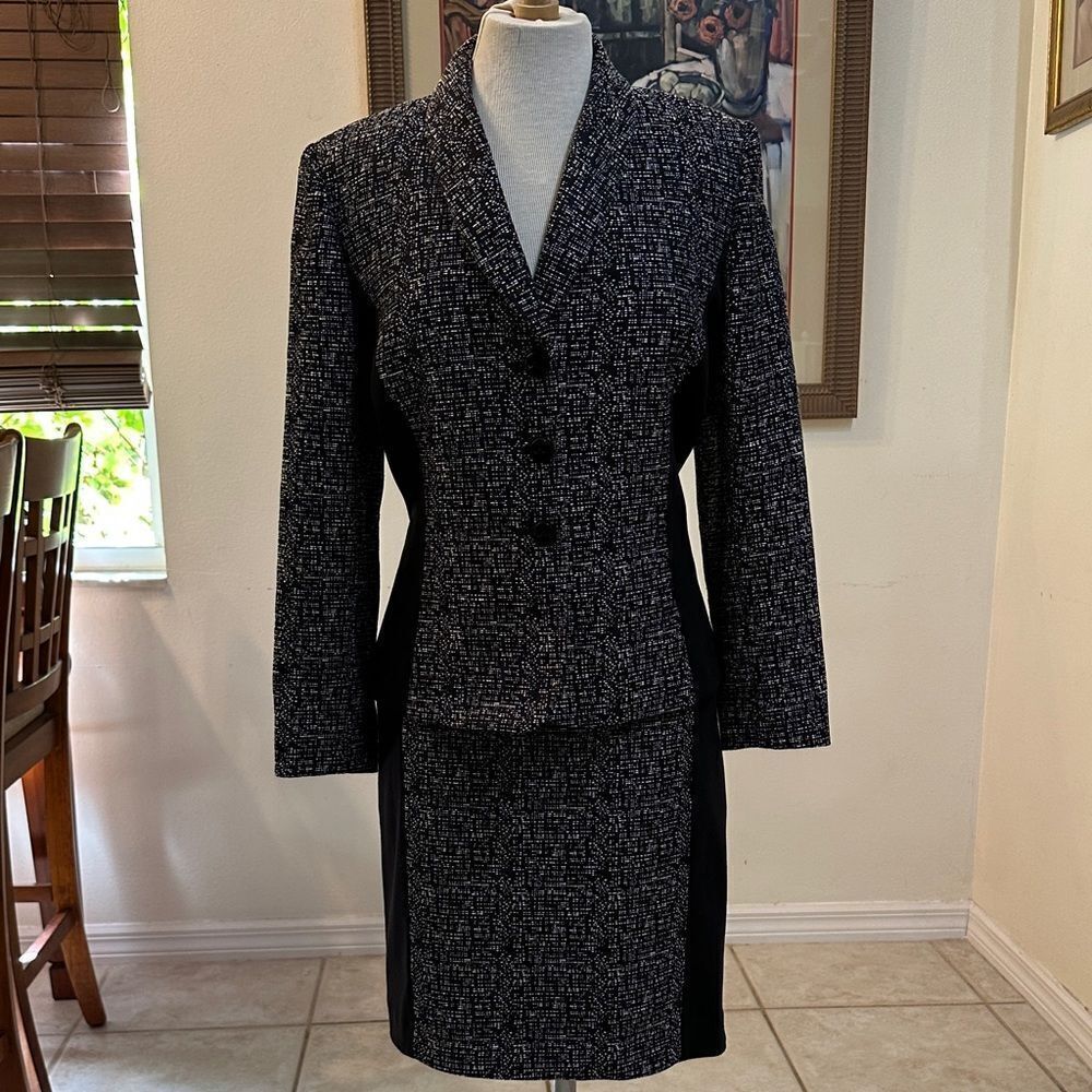 Tahari ASL Women's Black/White 2 PC Skirt Suit Size 14P - Picture 6 of 14